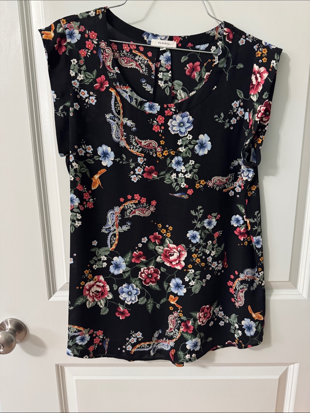 Pleione Black Floral Cap-Sleeve Blouse